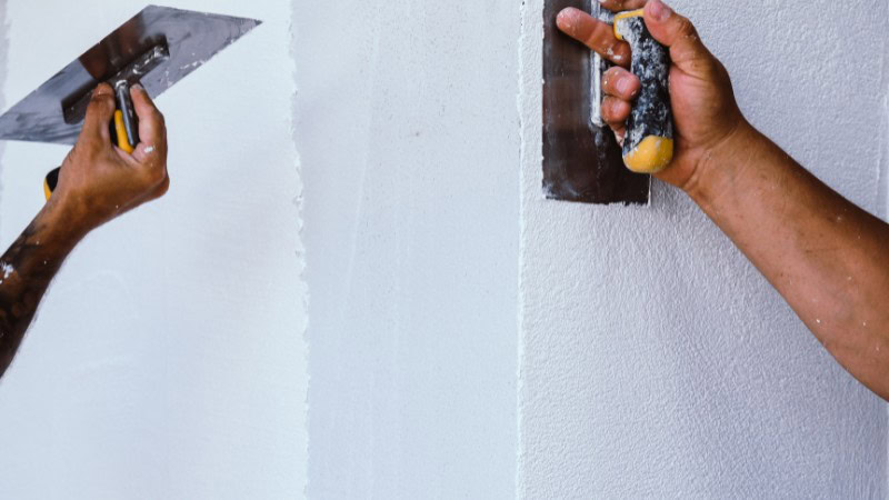 Un ravalement extérieur avec enduit