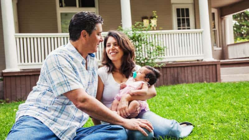 Une famille sereine grâce à un portail qui sécurise leur propriété
