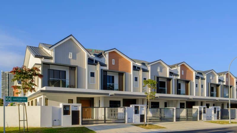 Des portails de maisons mitoyennes