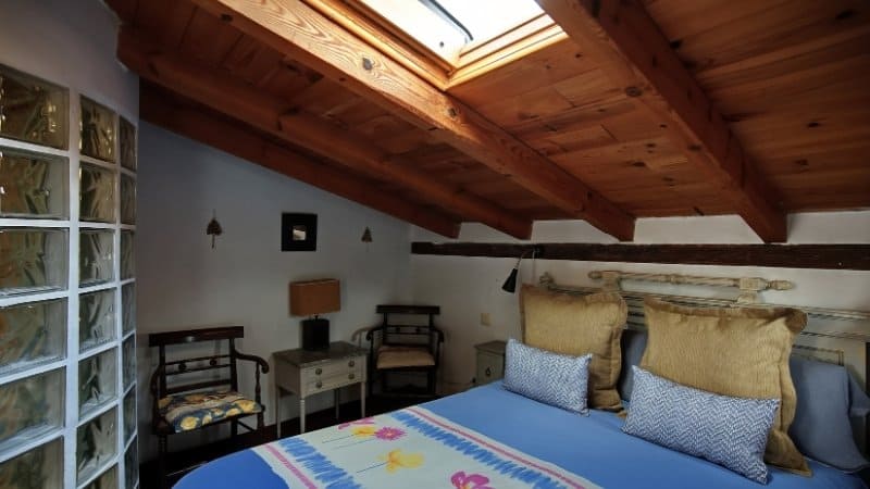 Un petit espace transformé grâce à un velux