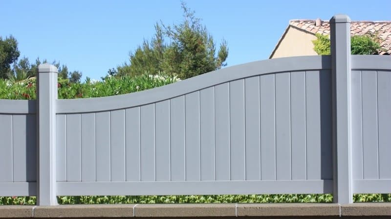 Une clôture en PVC