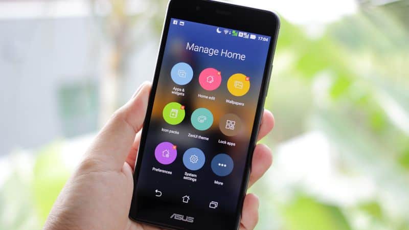 Un smartphone pour le pilotage centralisé des volets roulants Velux
